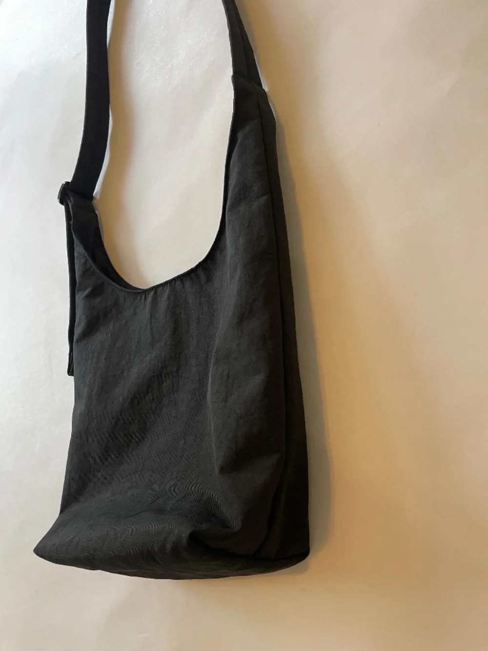 Baggu Small Nylon Sling Bag in Black, Adjustable Shoulder Purse